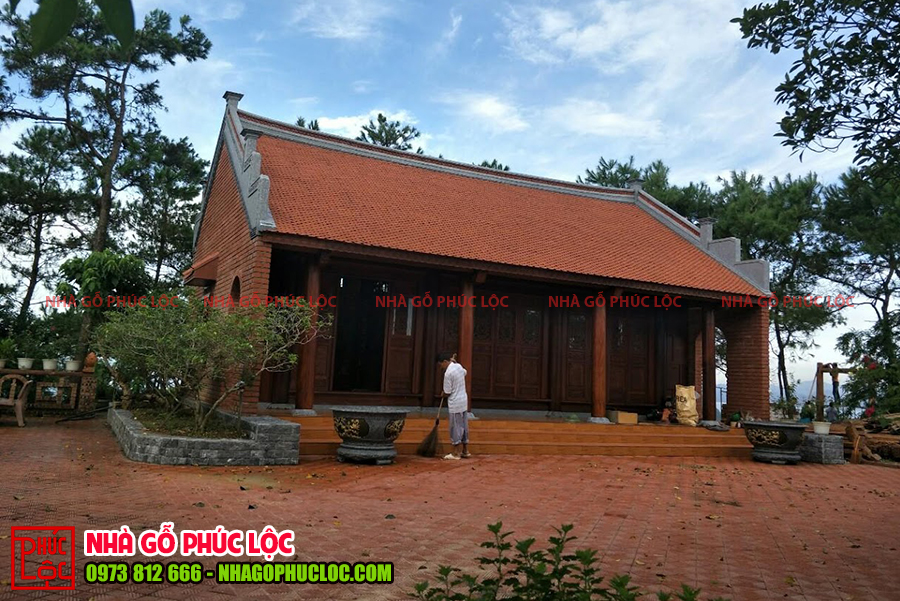 Tổng thể căn nhà gỗ 3 gian 2 dĩ cổ truyền tại Quảng Ninh 