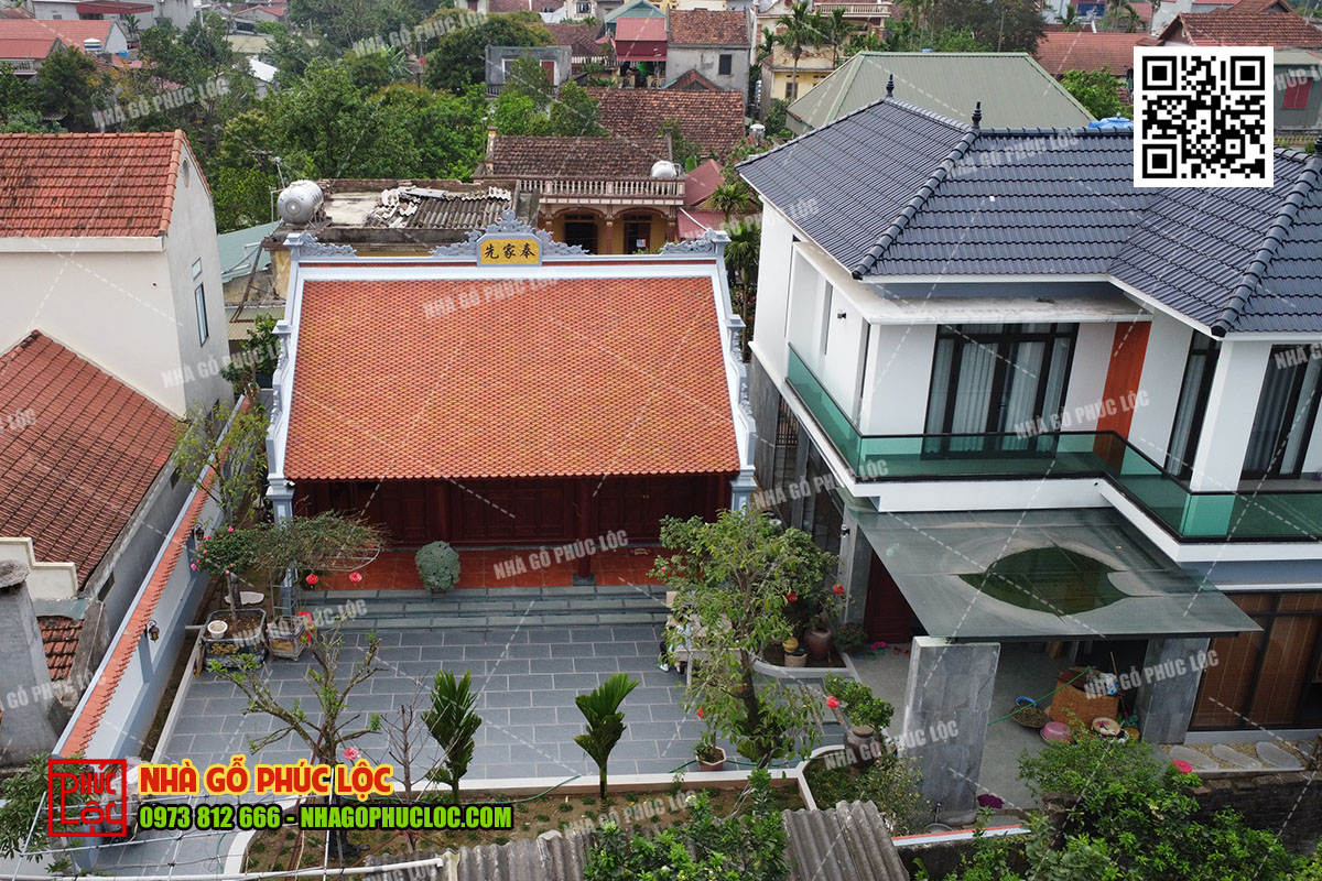 Nhà gỗ 3 gian và nhà ngang mái Nhật