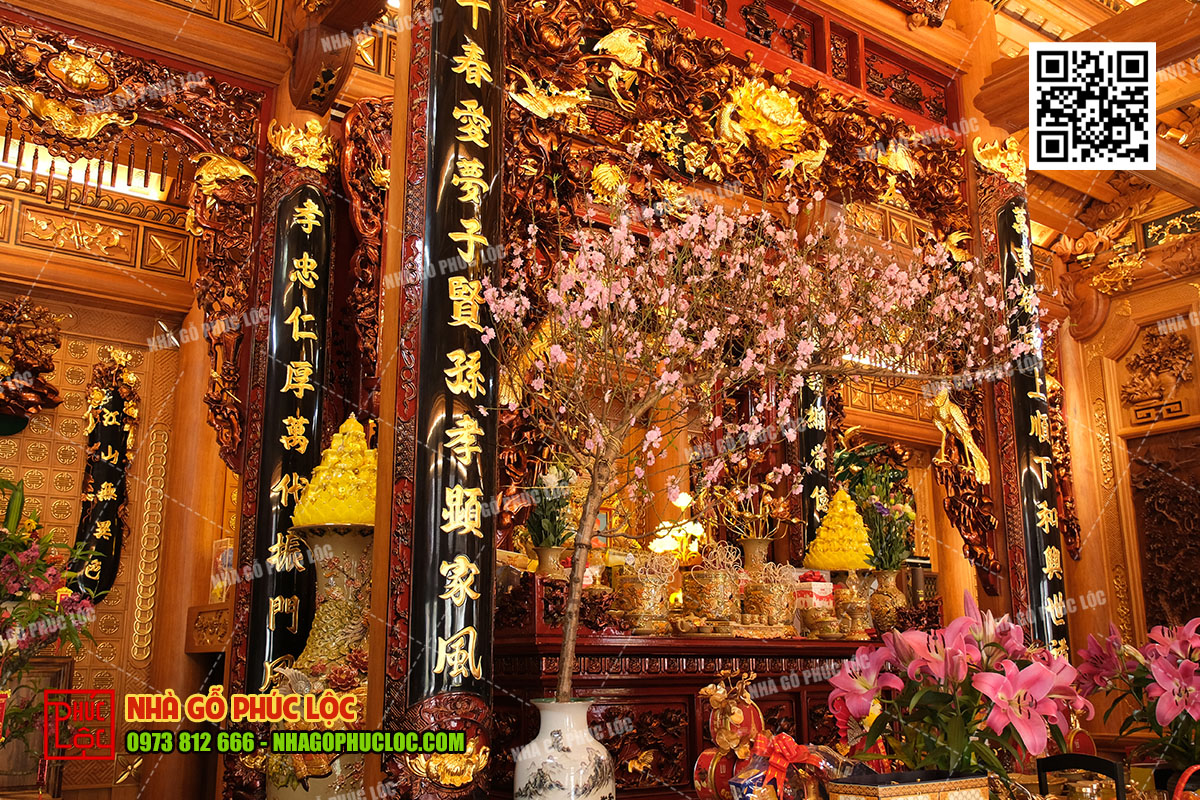 Bàn thờ 3 cấp tượng trưng cho các bậc trên bàn thờ